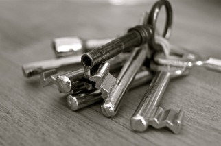 key-metal-home-security-67609.jpeg
